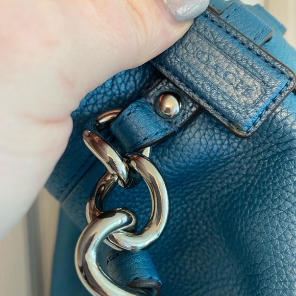 ๐๐ BOGO 1/2 OFF ๐๐  Absolutely Beautiful Blue Coach Shoulder Bag - Picture 4 of 4